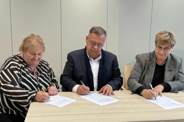 99c78442-e4d9-46d4-999d-894f5683eae3