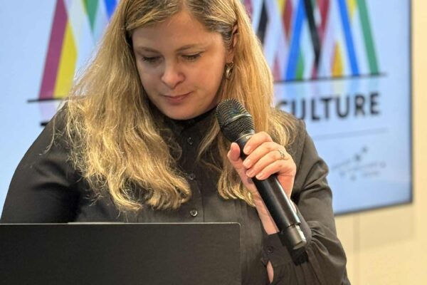 a20853e5-5e93-42e1-821c-d2d039e7d4ee