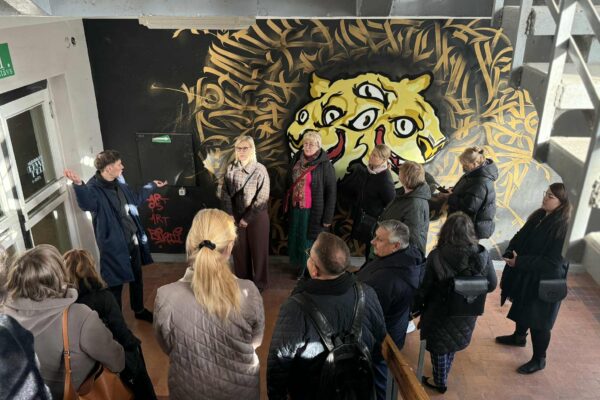 a272e21a-8b30-46c7-9a7c-70e77425cf1a